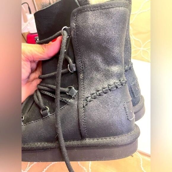 UGG boots, size 2‎ - Picture 7 of 15